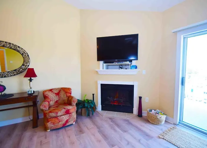 Mariner's Watch 404 Apartment