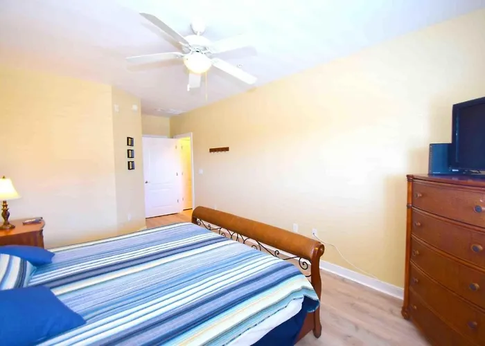 Mariner's Watch 404 Apartment